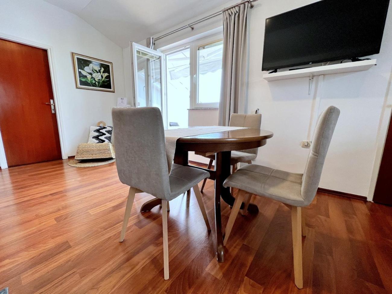 Apartments Muntidor Palit Exterior photo